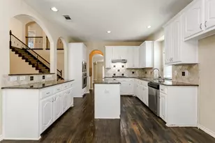 107 Pinedale Dr, Mansfield, TX 76063 - Photo 12