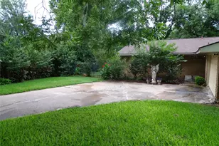 411 Brookwood Dr, Woodway, TX 76712 - Photo 2