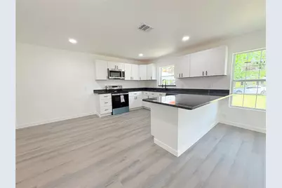 1322 3rd St, Graham, TX 76450 - Photo 4