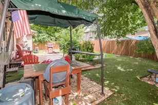 911 W Lynn Creek Dr, Arlington, TX 76001 - Photo 22