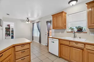 1801 Rayna Dr, Weatherford, TX 76086 - Photo 8