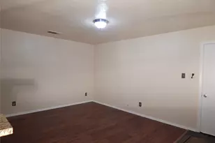 506 Redwood Dr, Grand Prairie, TX 75052 - Photo 8