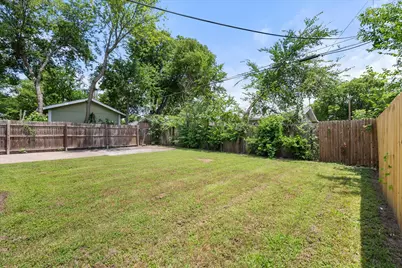438 Sabine Avenue, Cleburne, TX 76031 - Photo 20