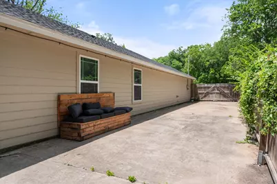 438 Sabine Avenue, Cleburne, TX 76031 - Photo 22