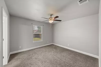 438 Sabine Avenue, Cleburne, TX 76031 - Photo 10