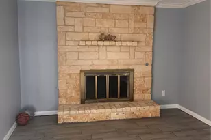 514 Lynn Dr E, Irving, TX 75062 - Photo 8