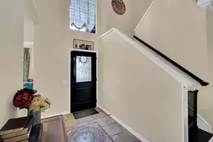 517 Crawford Dr, Burleson, TX 76028 - Photo 2