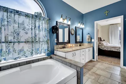 517 Crawford Drive, Burleson, TX 76028 - Photo 18
