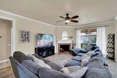 517 Crawford Drive, Burleson, TX 76028 - Photo 8