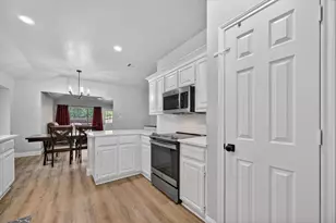 1428 Bregenz Ln, Lewisville, TX 75067 - Photo 6