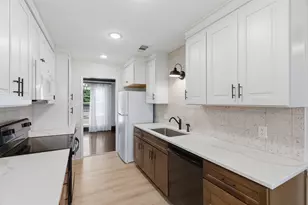 720 Huntwich Dr, Bedford, TX 76021 - Photo 10