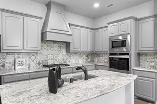 7581 Sevie Ln, Grand Prairie, TX 75054 - Photo 12