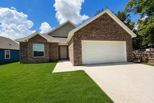 600 Crockett Dr, Cleburne, TX 76033 - Photo 2