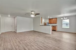 624 Crockett Dr, Cleburne, TX 76033 - Photo 8