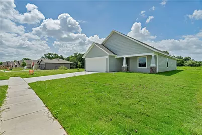 624 Crockett Drive, Cleburne, TX 76033 - Photo 2