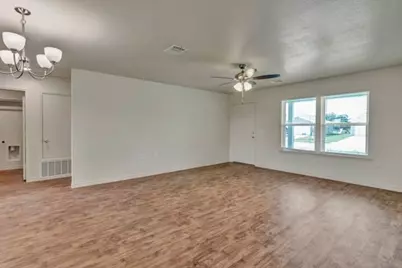 617 Crockett Drive, Cleburne, TX 76033 - Photo 10
