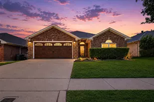 4820 Eagle Trace Dr, Fort Worth, TX 76244 - Photo 2