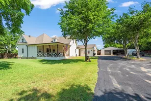 518 E College St, Gunter, TX 75058 - Photo 2