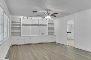 2007 E Park Row Dr, Arlington, TX 76010 - Photo 8