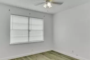 2007 E Park Row Dr, Arlington, TX 76010 - Photo 20