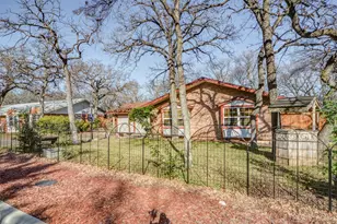 1204 King Dr, Bedford, TX 76022 - Photo 2