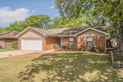 912 Red Oak Street, Azle, TX 76020 - Photo 2