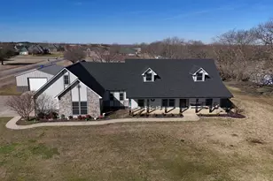 733 Ridgeview Dr, Sherman, TX 75090 - Photo 2