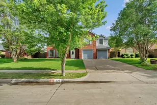 326 Baldwin St, Grand Prairie, TX 75052 - Photo 4
