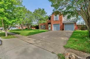 326 Baldwin St, Grand Prairie, TX 75052 - Photo 8