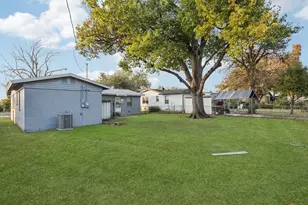10042 Brockbank Dr, Dallas, TX 75229 - Photo 14