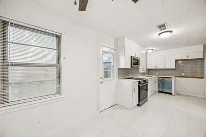 10042 Brockbank Drive, Dallas, TX 75229 - Photo 4