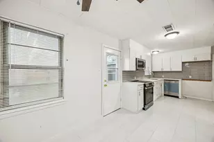 10042 Brockbank Dr, Dallas, TX 75229 - Photo 4