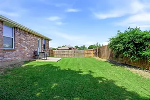1701 Creek Bend Ln, Little Elm, TX 75068 - Photo 14