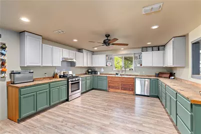 883 Santa Anna Ave, Coleman, TX 76834 - Photo 4