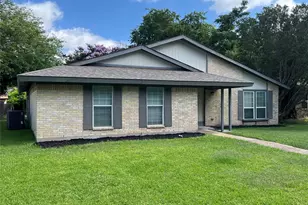 10 Merrie Cir, Richardson, TX 75081 - Photo 2