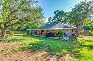609 Henderson St, Joshua, TX 76058 - Photo 24