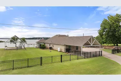 3226 Sunrise Court, Granbury, TX 76048 - Photo 4