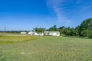 127 Lelon Ln, Springtown, TX 76082 - Photo 4