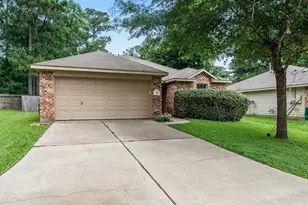 8 Shady Oak Ln, Conroe, TX 77304 - Photo 2