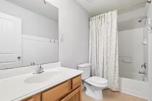 8 Shady Oak Ln, Conroe, TX 77304 - Photo 12