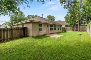 8 Shady Oak Ln, Conroe, TX 77304 - Photo 6