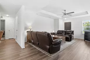1013 Vernon Dr, Aubrey, TX 76227 - Photo 4
