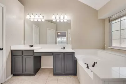 10911 Robincreek Lane, Frisco, TX 75035 - Photo 10
