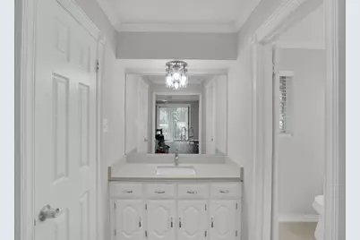 638 Arawe Circle E, Irving, TX 75060 - Photo 16