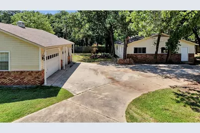 638 Arawe Circle E, Irving, TX 75060 - Photo 20