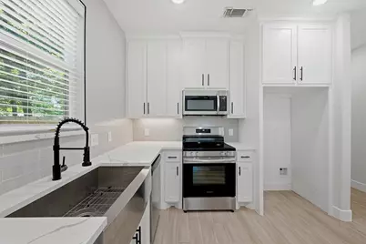 931 W Collins Street, Denison, TX 75020 - Photo 10