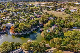 1612 Lakecrest Cir, Granbury, TX 76048 - Photo 36