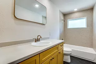 10343 Marsh Ln, Dallas, TX 75229 - Photo 14