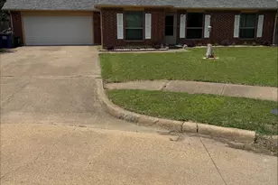 123 Brisbane Ct, Glenn Heights, TX 75154 - Photo 2