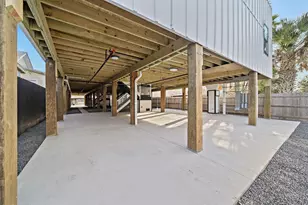 808 Sealy Ave, Galveston, TX 77550 - Photo 20